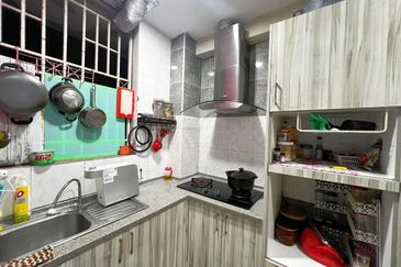 Pangsapuri Jati, Taman Subang Mewah