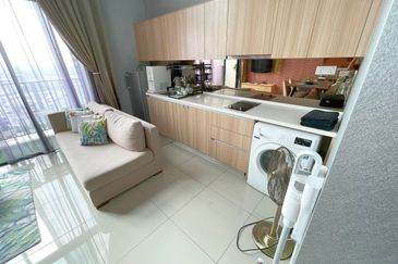 I Residence @ I City