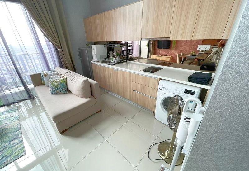 I Residence @ I City