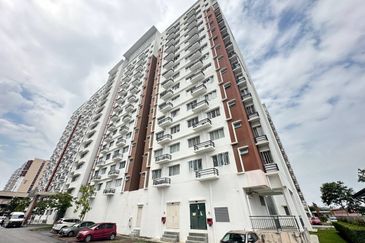 De Bayu Apartment @ Setia Alam