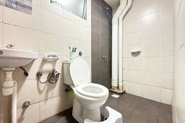 De Bayu Apartment @ Setia Alam