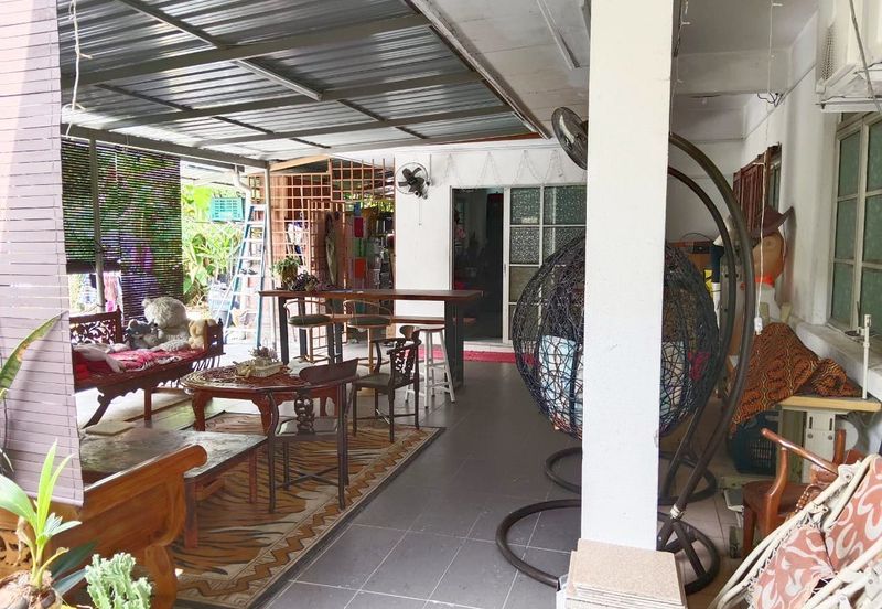 Jalan Putra Permai 10/4 C