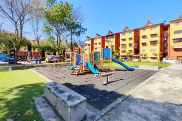 Flat Kampung Lindungan / Flat Petaling Jaya Selatan