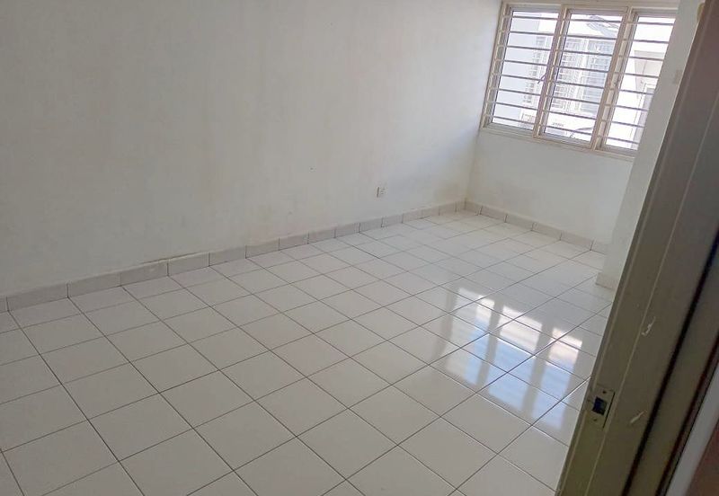 Jalan Uranus U5/122C