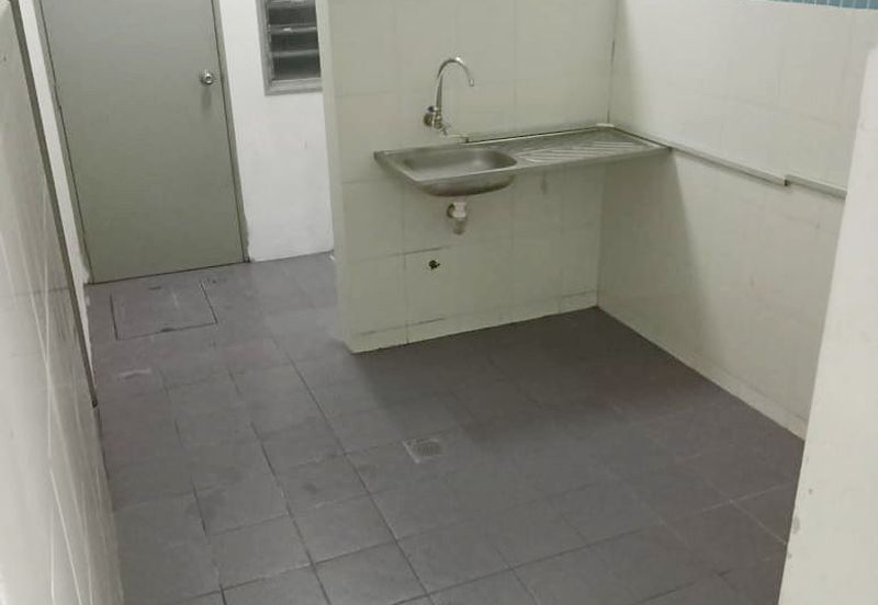 Jalan Uranus U5/122C