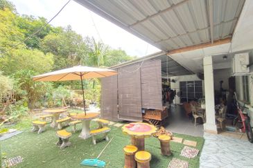 Jalan Putra Permai 10/4 C