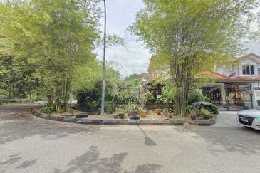 Jalan Putra Permai 10/4 C