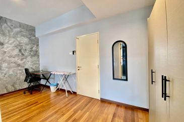 Renai Jelutong Residences