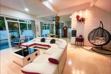 CORNER! SWIMMING POOL! FREEHOLD! 3 Storey Bungalow Rose Residence,Kajang