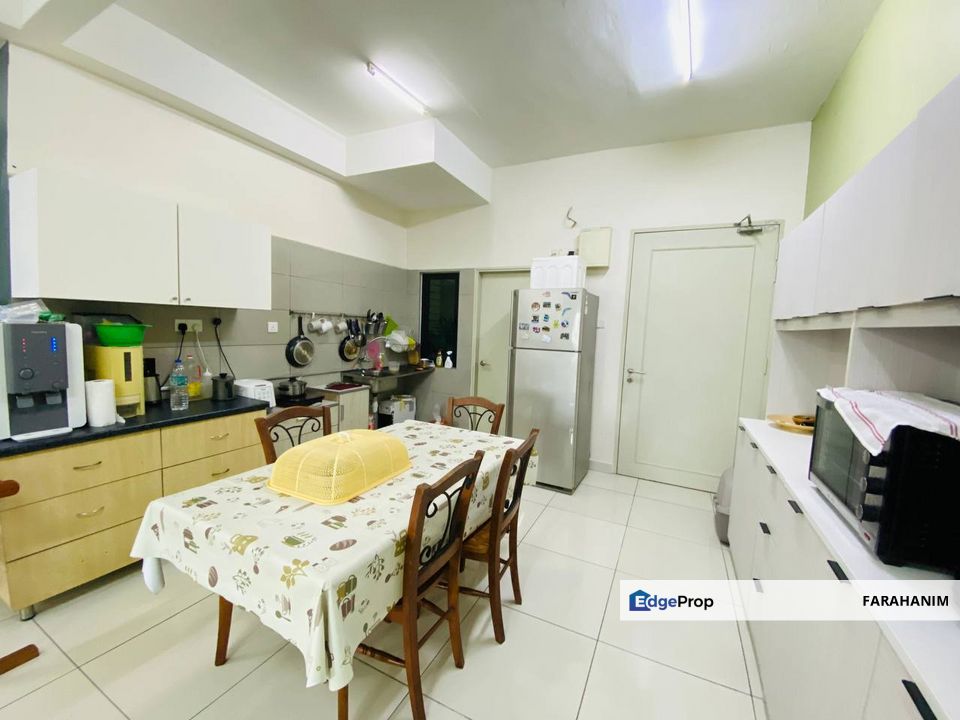 STRATEGIC LOCATION! FREEHOLD! Vista Tasik Residen Condominium, Bandar Tun Hussein Onn Cheras, Selangor, Cheras