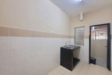 Residensi Bistaria, Ukay Bistari