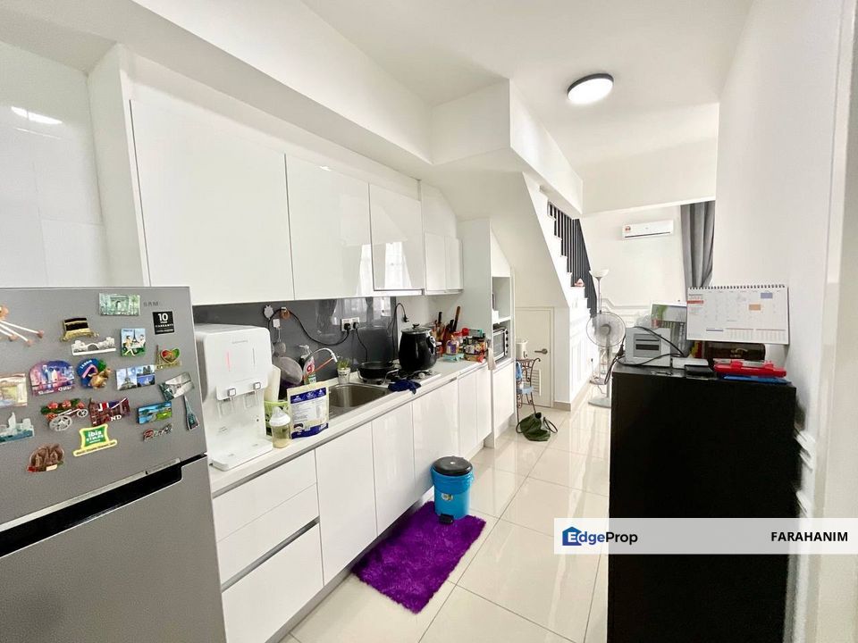 Corner! Fully Furnished! Renovated! Duplex Eclipse Residence Cyberjaya, Selangor, Cyberjaya