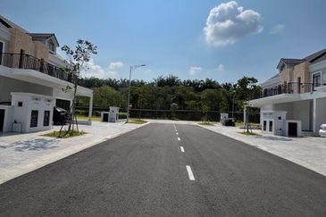 [HOT SELLING !!] DOUBLE STOREY Monet Springtime Sunsuria City KOTA WARISAN