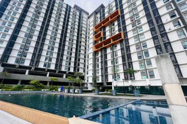 V12 Sovo (Menara Suria)