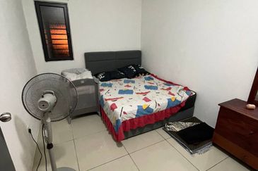 V12 Sovo (Menara Suria)