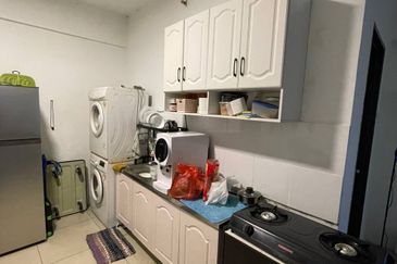 V12 Sovo (Menara Suria)