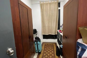 V12 Sovo (Menara Suria)