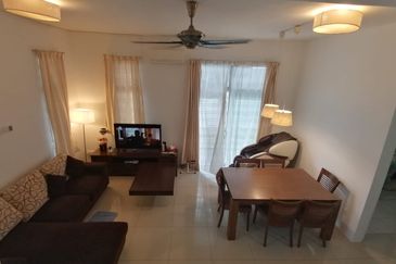 WELL Kept Renovated !  2 Storey SEMI-D CLUSTER @ Bandar Saujana Putra