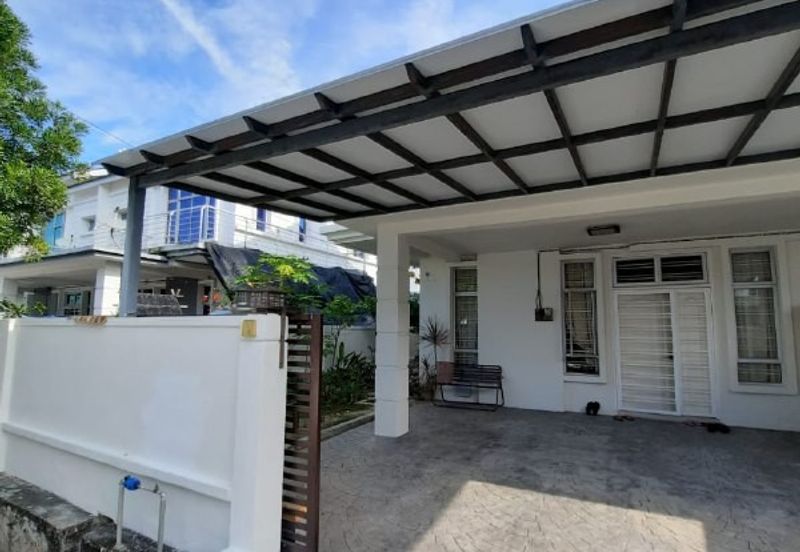 WELL Kept Renovated !  2 Storey SEMI-D CLUSTER @ Bandar Saujana Putra