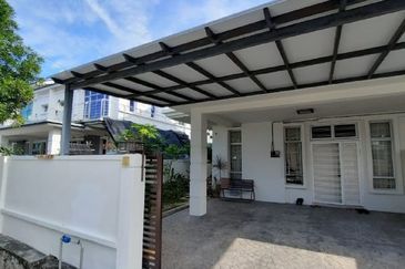 WELL Kept Renovated !  2 Storey SEMI-D CLUSTER @ Bandar Saujana Putra