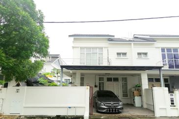 WELL Kept Renovated !  2 Storey SEMI-D CLUSTER @ Bandar Saujana Putra