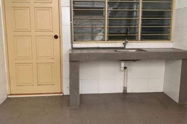 [FOR SALE!] Teres 2 tingkat Taman Melati, Lumut Perak