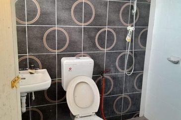 [FOR SALE!] Teres 2 tingkat Taman Melati, Lumut Perak