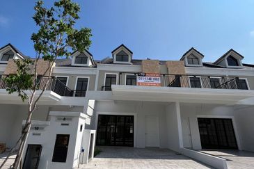 NICE DESIGN!! Double Storey Monet Springtime Sunsuria, Kota Warisan