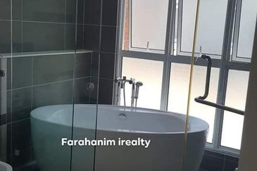 BIGGEST UNIT!! Storey Semi D Corner Lot Chemara Hills Seremban 