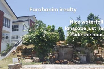 BIGGEST UNIT!! Storey Semi D Corner Lot Chemara Hills Seremban 