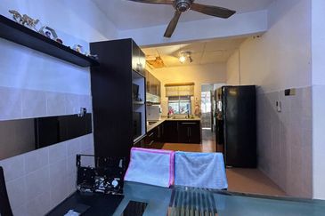 (Good Condition) Intermediate unit at Bandar Tasik Kesuma, Beranang !