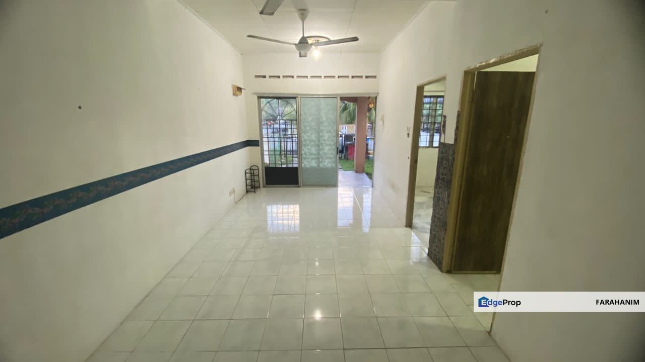 FREEHOLD!  Single Storey Terrace House, Bandar Mahkota Banting , Selangor, Banting