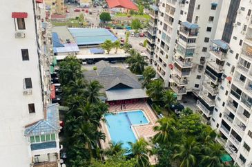 RENOVATED, SELL WITH PARTLY FURNISHED The Chancellor Condominium Taman Kosas 68000 Ampang