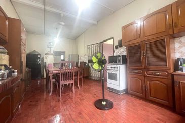 Corner Lot Double Storey Bungalow  PETALING JAYA  