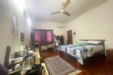 Corner Lot Double Storey Bungalow  PETALING JAYA  