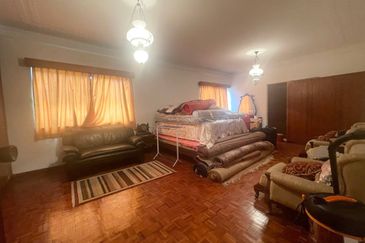 Corner Lot Double Storey Bungalow  PETALING JAYA  