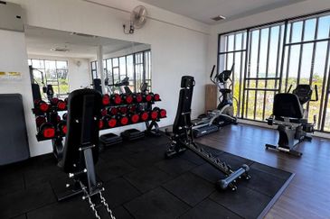 1.5 STOREY TOWNHOUSE PLATINUM RESIDENCE, DENGKIL