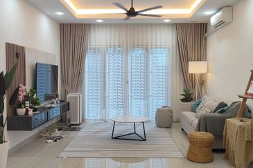 1.5 STOREY TOWNHOUSE PLATINUM RESIDENCE, DENGKIL