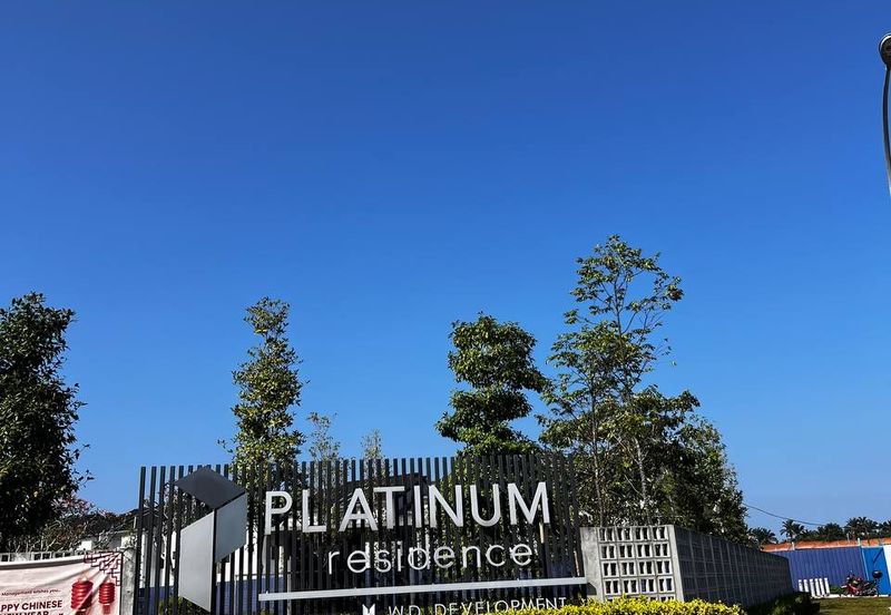 1.5 STOREY TOWNHOUSE PLATINUM RESIDENCE, DENGKIL