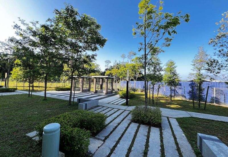 1.5 STOREY TOWNHOUSE PLATINUM RESIDENCE, DENGKIL