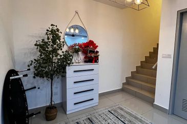 1.5 STOREY TOWNHOUSE PLATINUM RESIDENCE, DENGKIL