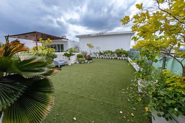 Luxurious Penthouse with Private Rooftop Garden : Medella @ Oasis Corporate Park, Ara Damansara