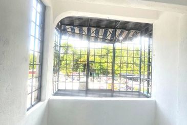 FOR SALE FLAT BANDAR TEKNOLOGI, KAJANG.