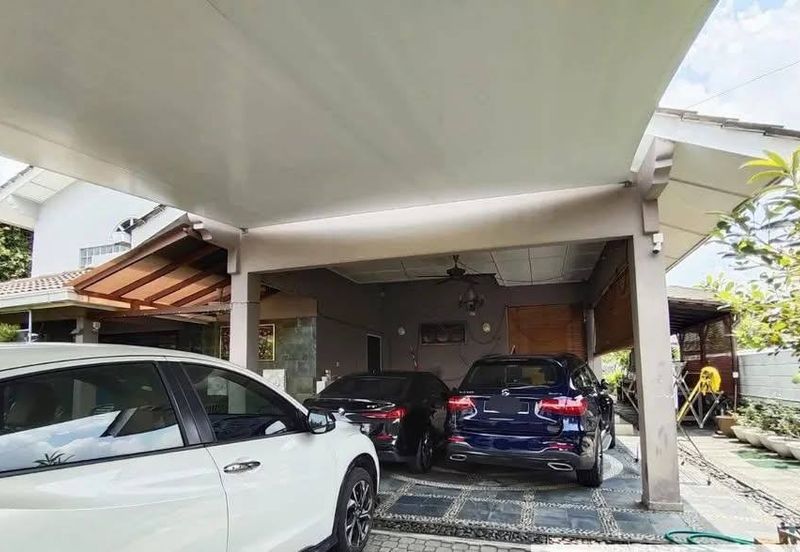 FOR SALES DOUBLE STOREY BUNGALOW SS12 SUBANG JAYA.