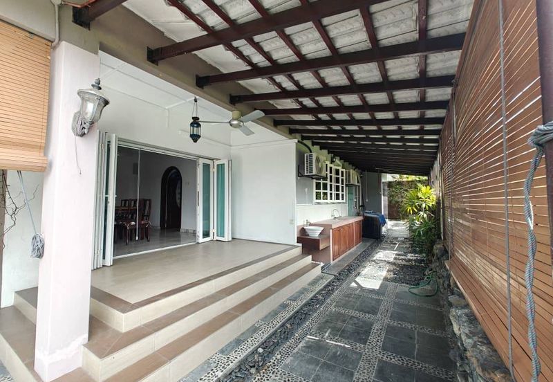 FOR SALES DOUBLE STOREY BUNGALOW SS12 SUBANG JAYA.