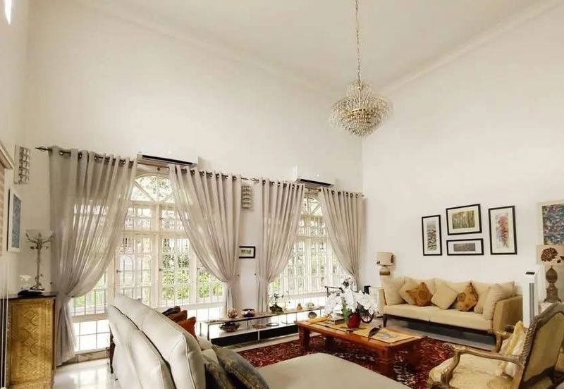 FOR SALES DOUBLE STOREY BUNGALOW SS12 SUBANG JAYA.