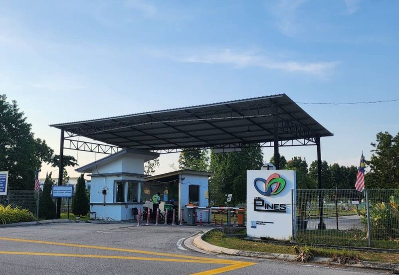 FOR SALE 2 STORY TERRACE ENDLOT TYPE PINES HILLPARK, SAUJANA UTAMA.