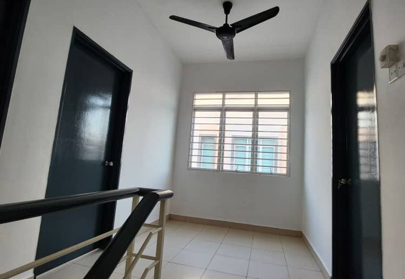 FOR SALE 2 STORY TERRACE ENDLOT TYPE PINES HILLPARK, SAUJANA UTAMA.