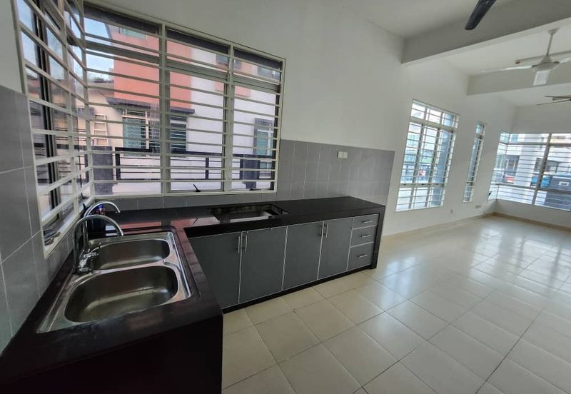 FOR SALE 2 STORY TERRACE ENDLOT TYPE PINES HILLPARK, SAUJANA UTAMA.