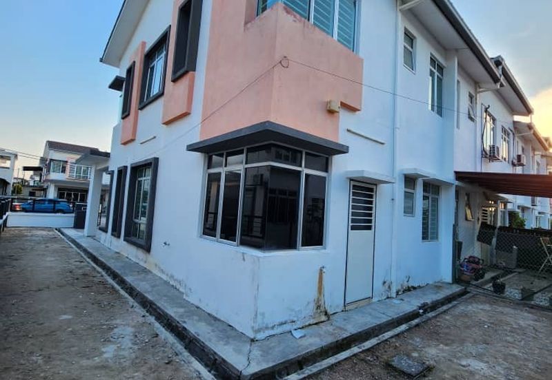 FOR SALE 2 STORY TERRACE ENDLOT TYPE PINES HILLPARK, SAUJANA UTAMA.
